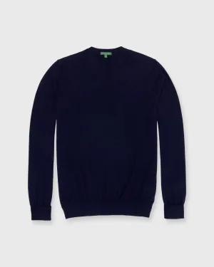 Fine-Gauge Crewneck Sweater in Navy Cashmere