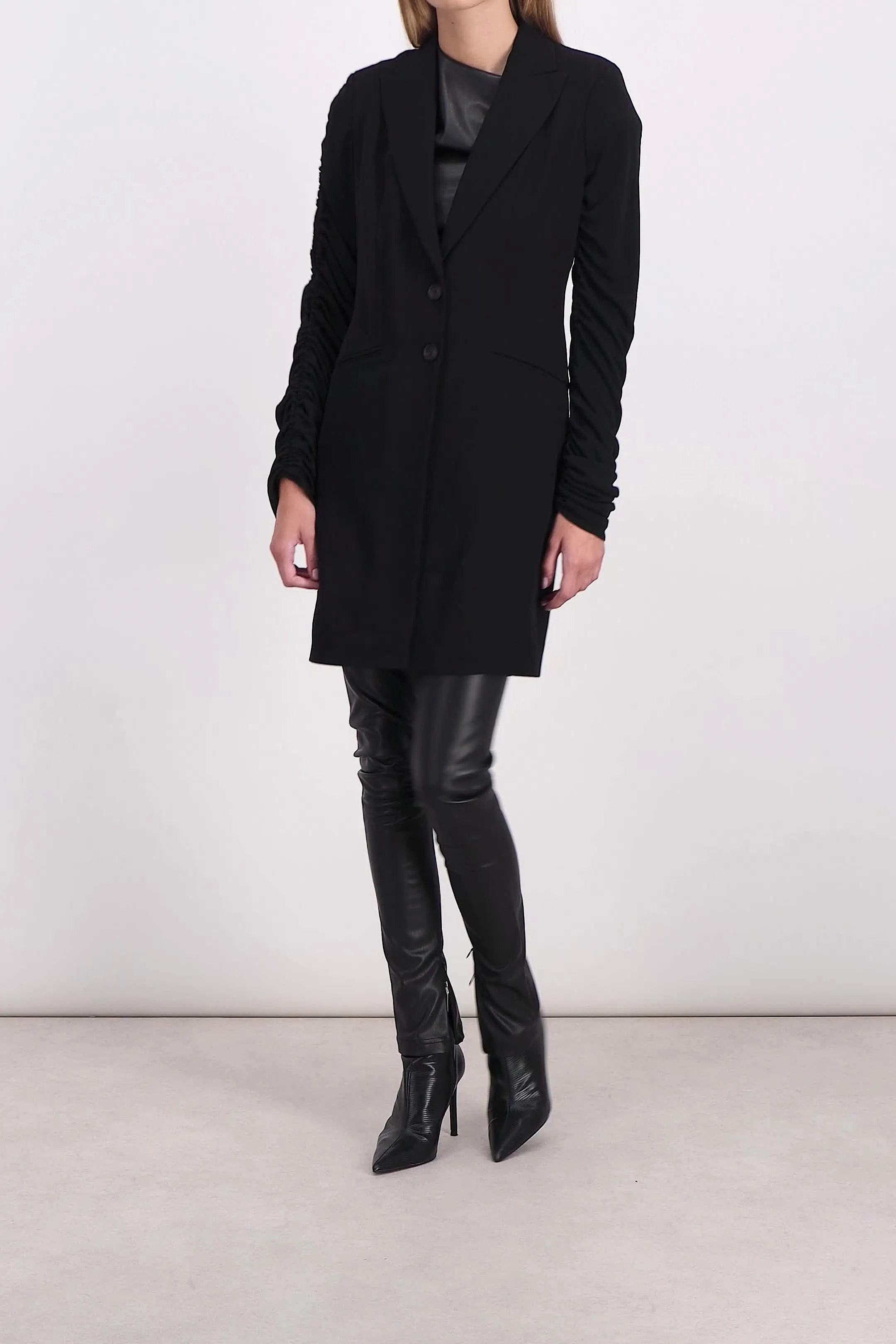 Grain de poudre long veste with crêpe de chine draped sleeves