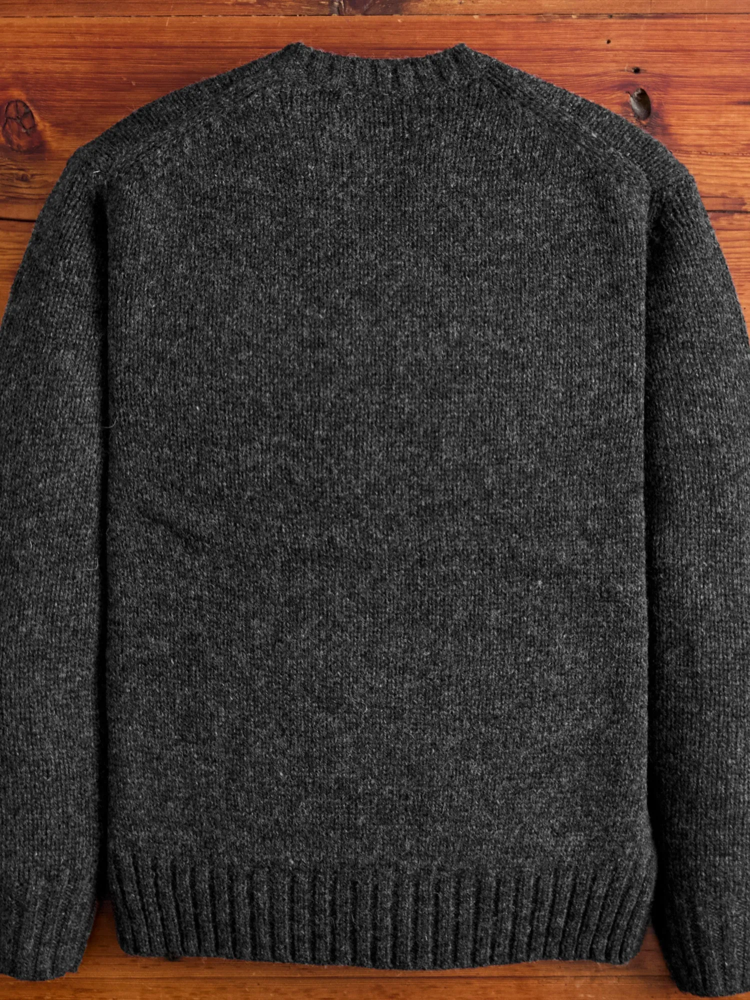 Intarsia 3-Gauge Crewneck Sweater in Charcoal