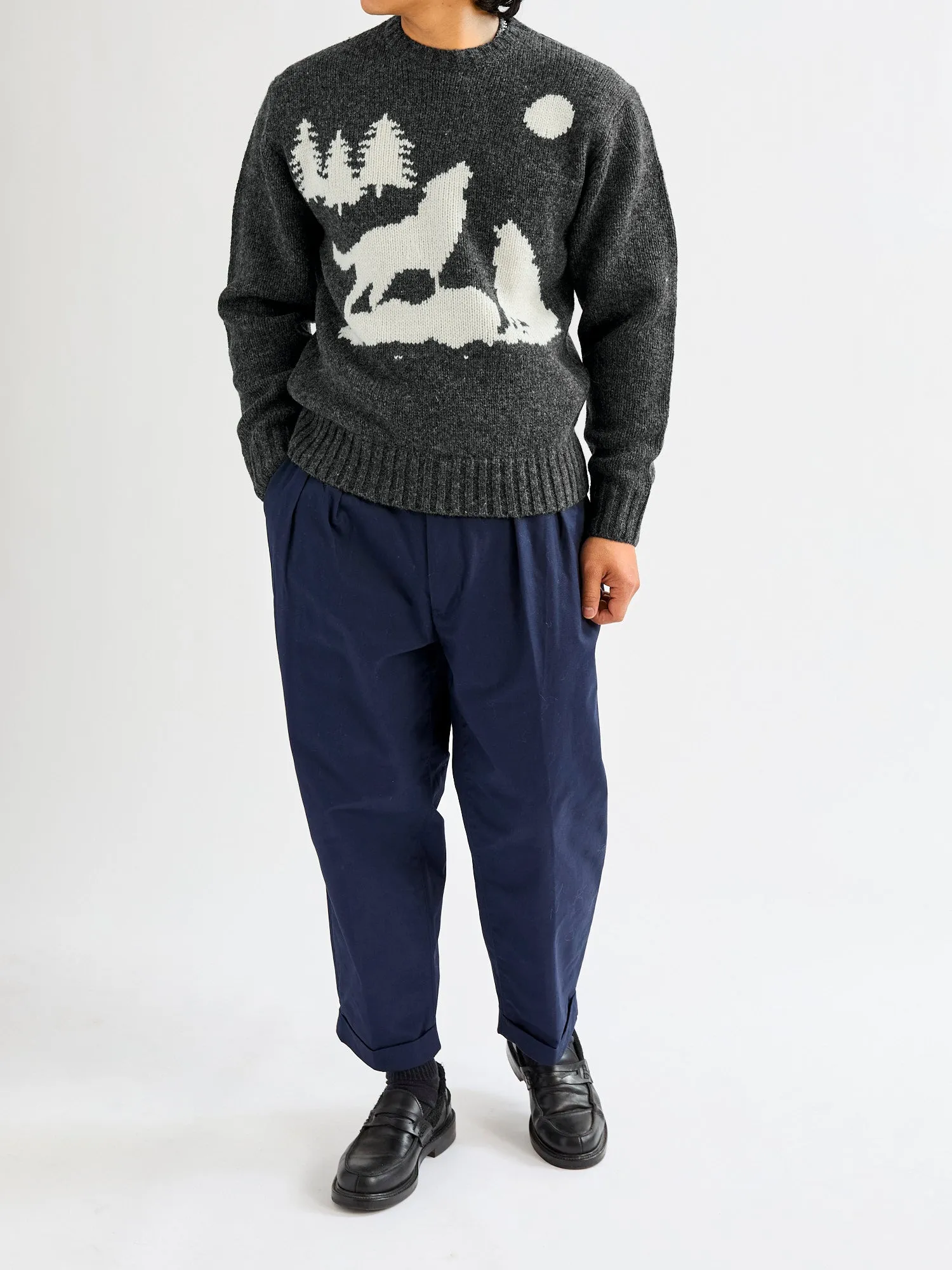 Intarsia 3-Gauge Crewneck Sweater in Charcoal